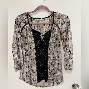 Anthropologie meadow rue peasant shirt size xs. Floral, three quarter sleeve.